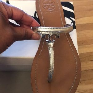 EUC Tory Burch Silver Thong Sandals